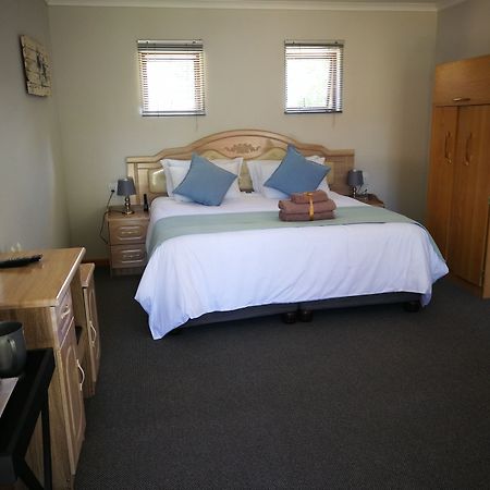 The Village Lodge Stormsrivier Buitenkant foto