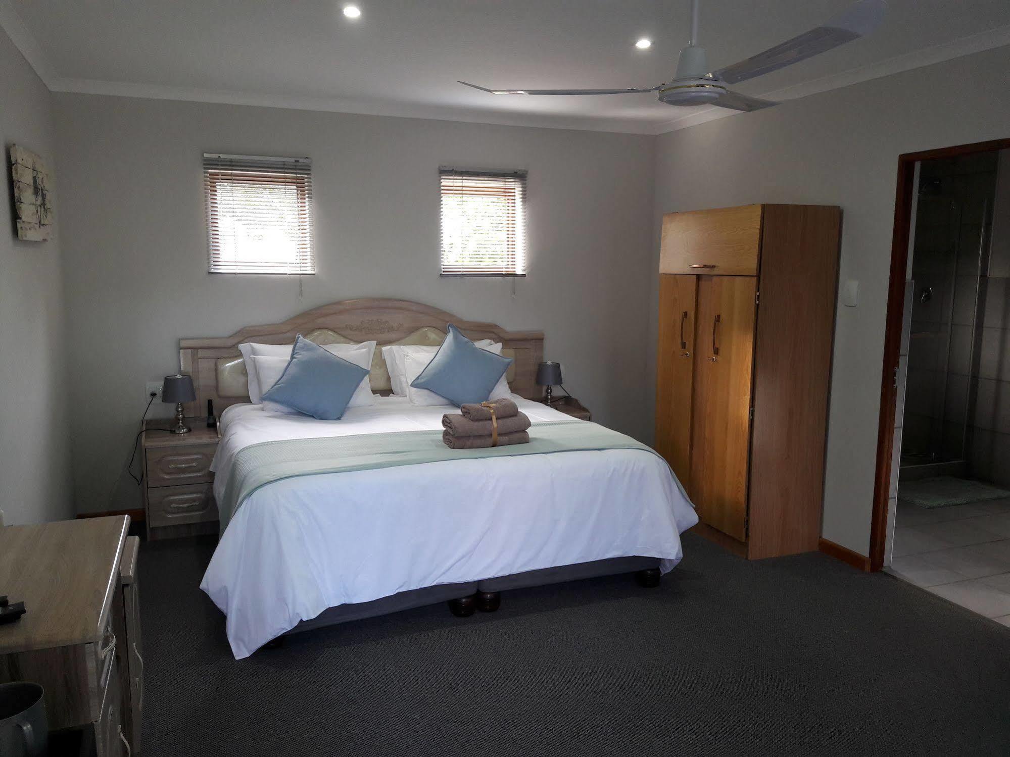 The Village Lodge Stormsrivier Buitenkant foto