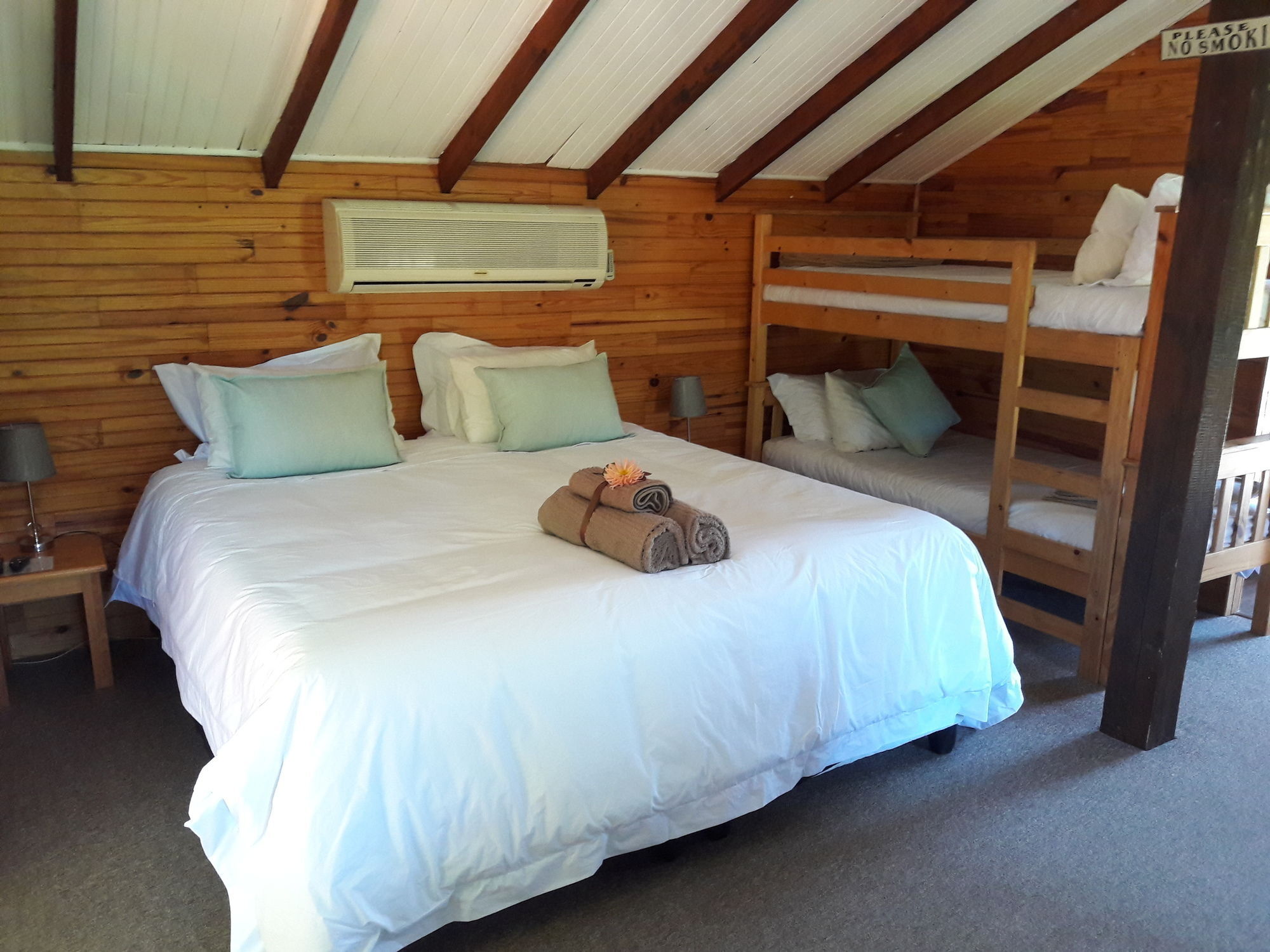 The Village Lodge Stormsrivier Buitenkant foto