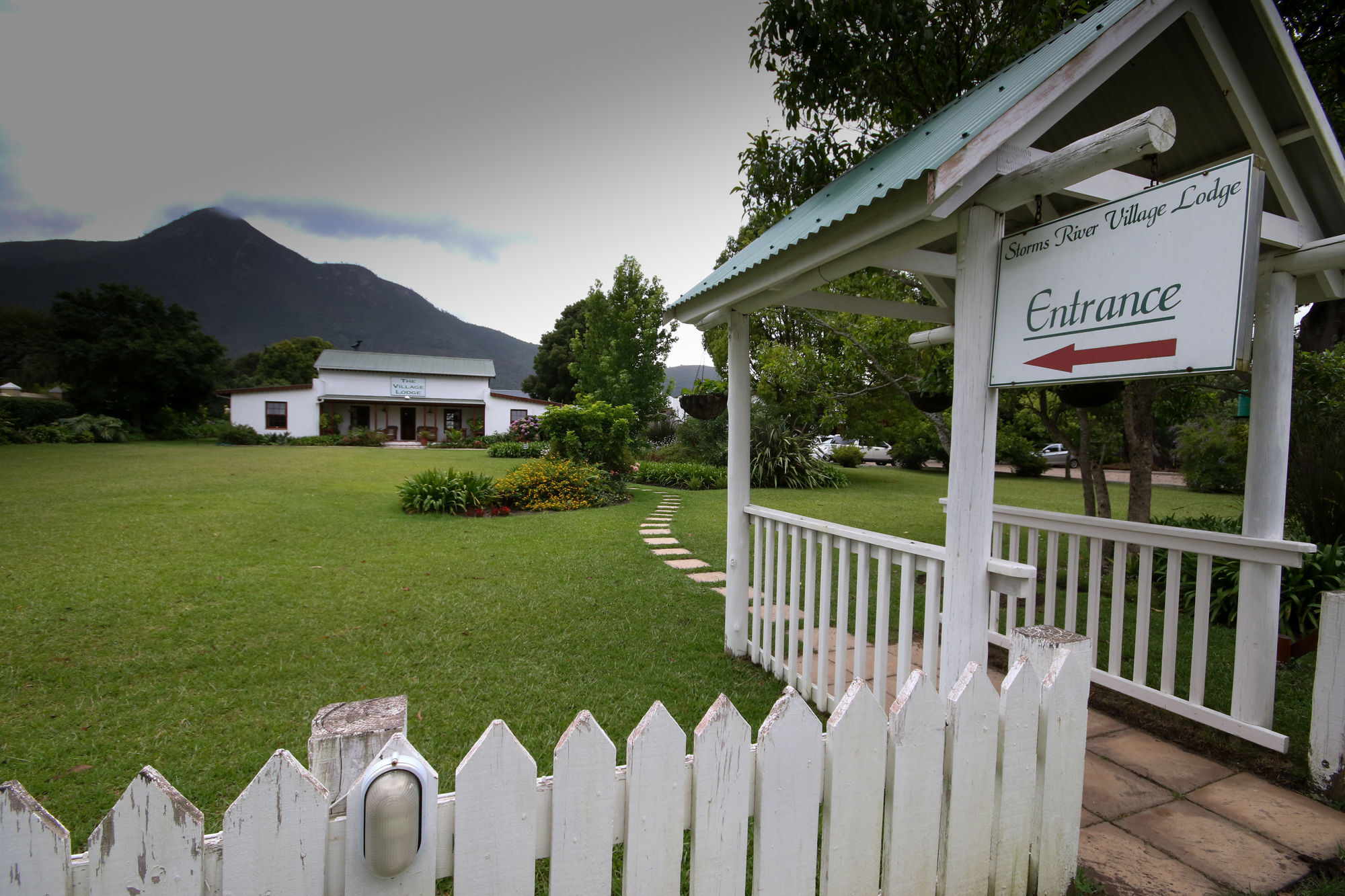 The Village Lodge Stormsrivier Buitenkant foto