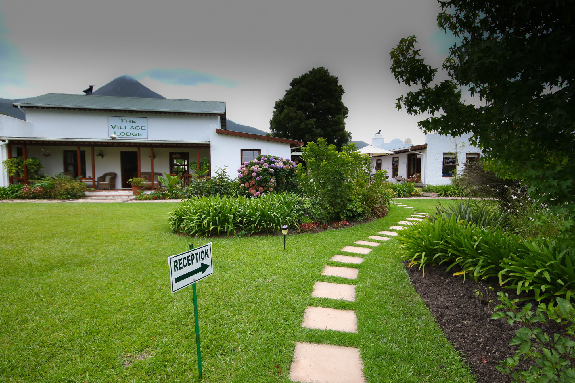 The Village Lodge Stormsrivier Buitenkant foto