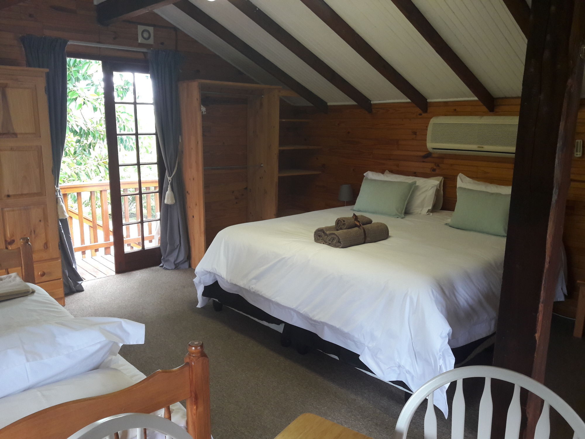The Village Lodge Stormsrivier Buitenkant foto