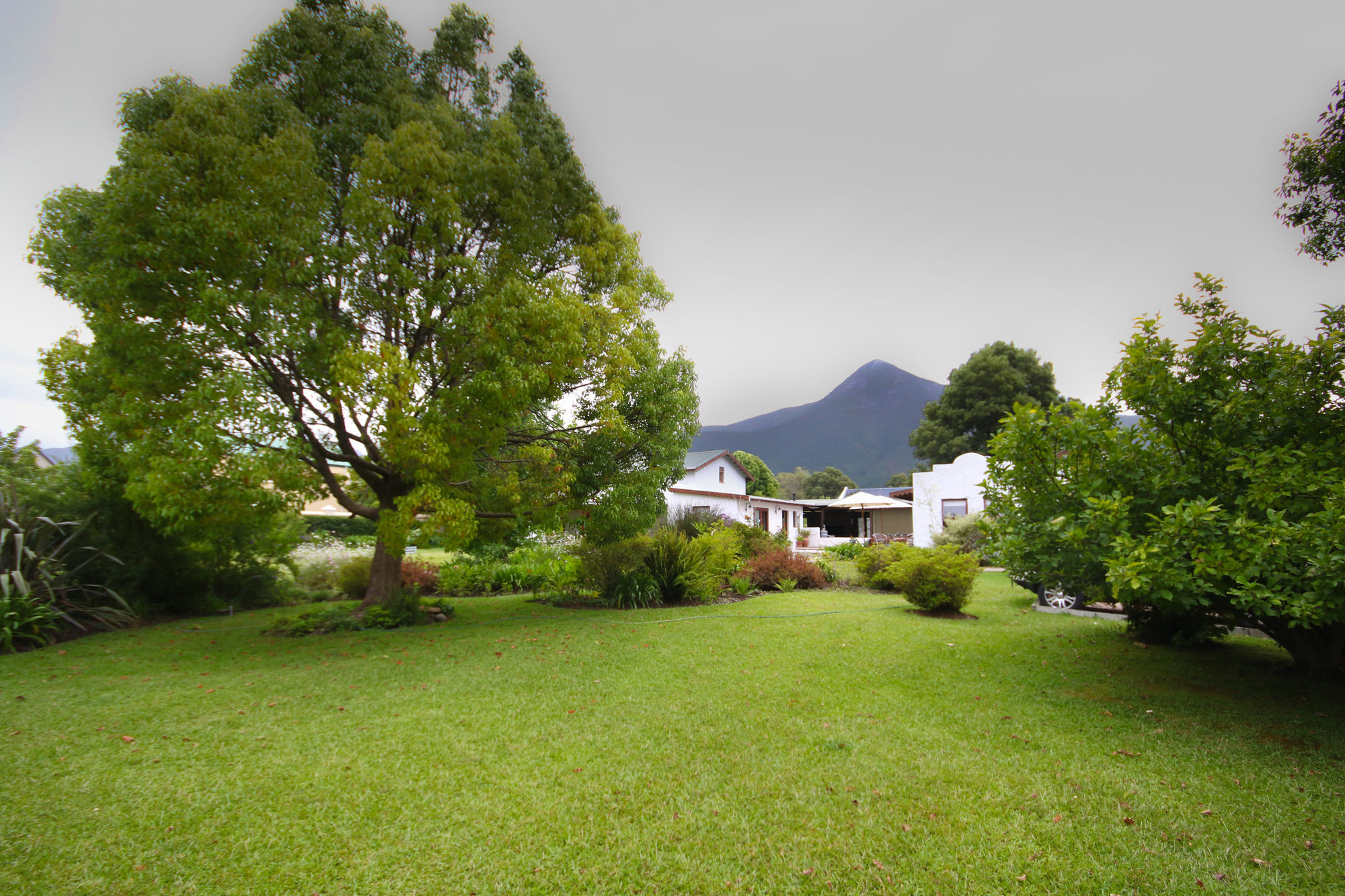 The Village Lodge Stormsrivier Buitenkant foto